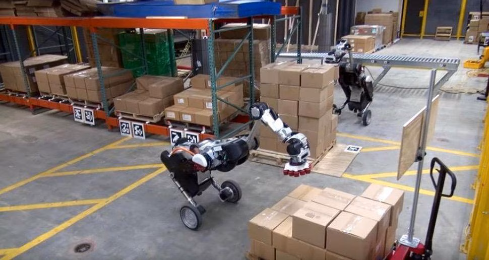 ΠΠΈΠ΄Π΅ΠΎ: ΡΠΎΠ±ΠΎΡ Boston Dynamics ΡΠΊΠ»Π°Π΄ΡΠ²Π°Π΅Ρ ΠΊΠΎΡΠΎΠ±ΠΊΠΈ ΠΊΠ°ΠΊ Π² ΡΠ΅ΡΡΠΈΡΠ΅ 1
