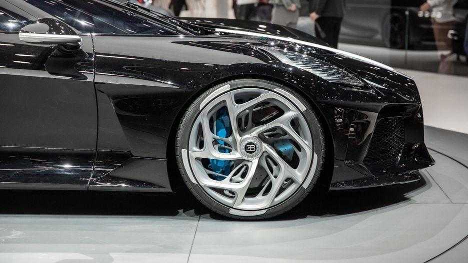 Bugatti сделала La Voiture Noire, самый дорогой автомобиль в мире 6 bugatti la voiture noire geneva 2019 12