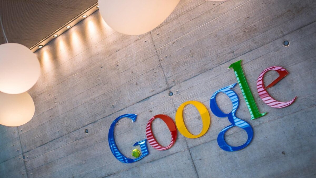 Патент Google демонстрирует устройство с гибким экраном 4 google hq sign headquarters logo name 3