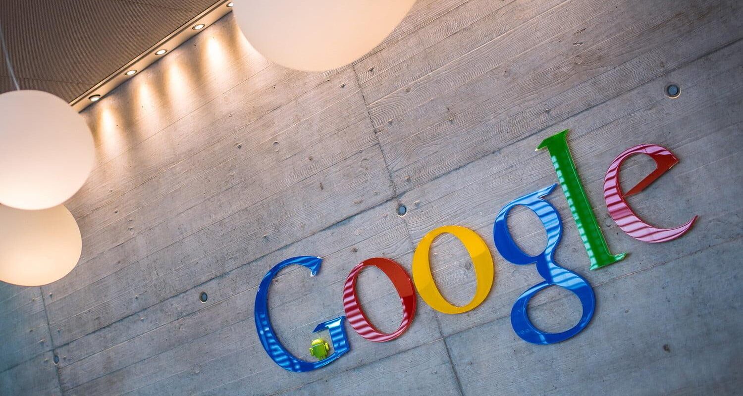 Патент Google демонстрирует устройство с гибким экраном 4 google hq sign headquarters logo name 3