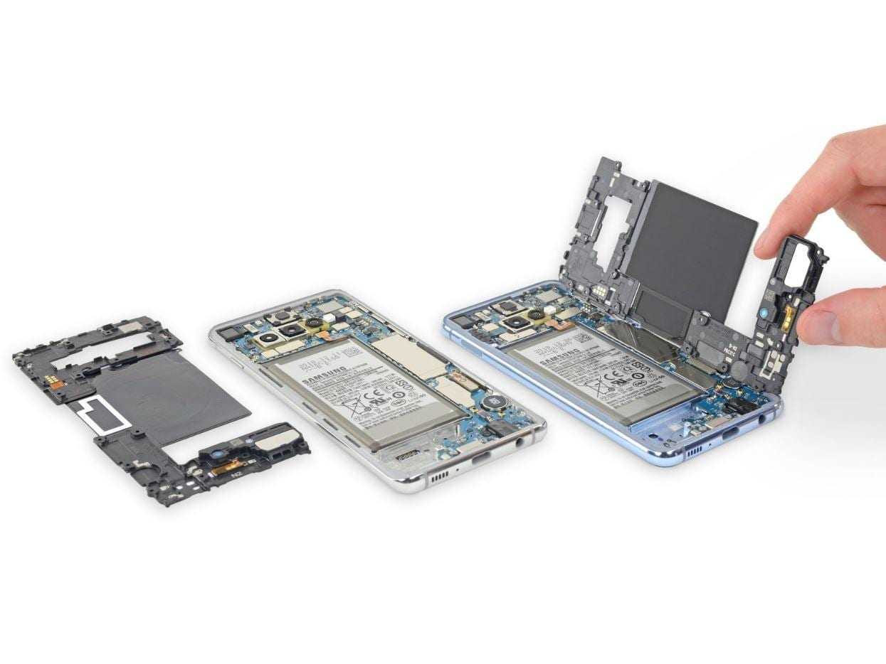 В iFixit разобрали Galaxy S10. Ремонтировать его будет сложно 5 ifixit s10 1