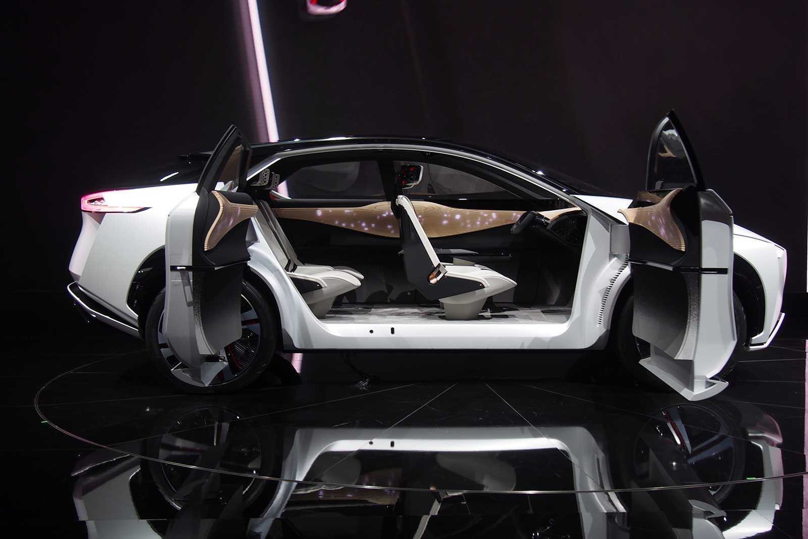 Концепт-кар Nissan IMQ похож на стелс-истребитель, а не на кроссовер 7 nissan imx concept 08