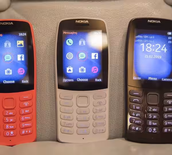 nokia 210 front