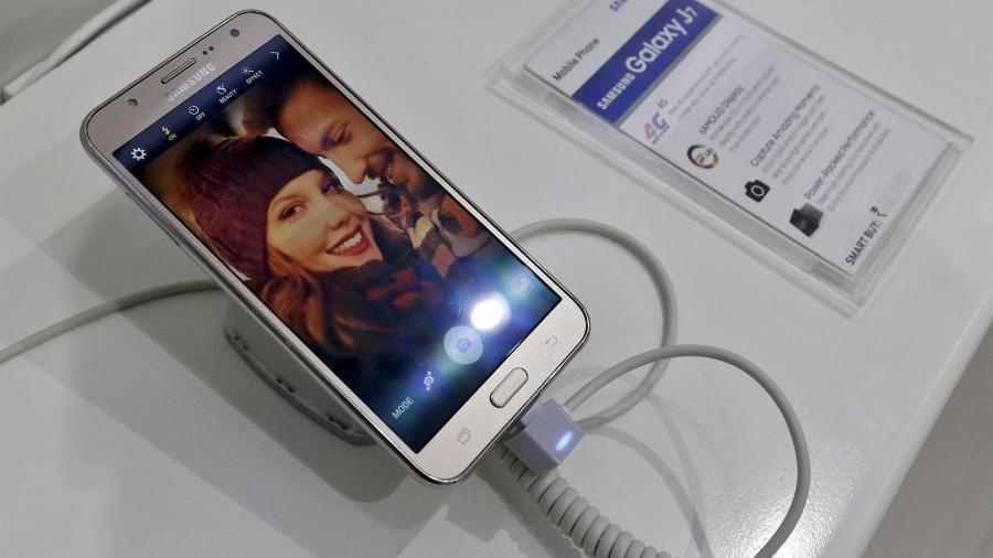 2016 04 05t120000z 1921501638 gf10000372031 rtrmadp 3 samsung elec smartphones copy