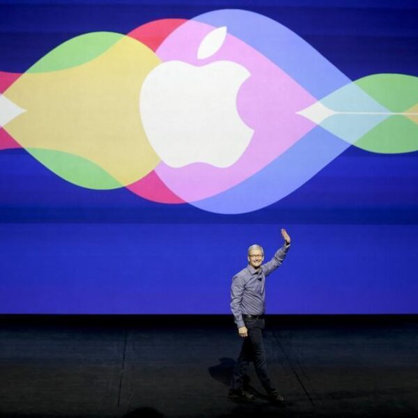 apple sign event tim cook