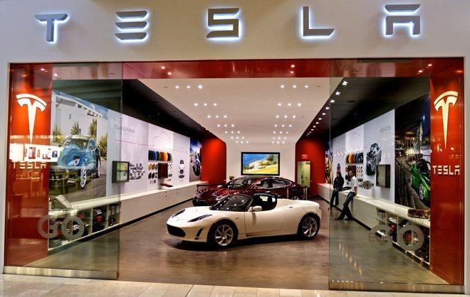 Tesla сократила десятки сотрудников отдела продаж и уходит в онлайн 4 dj1dushw4aeun2c