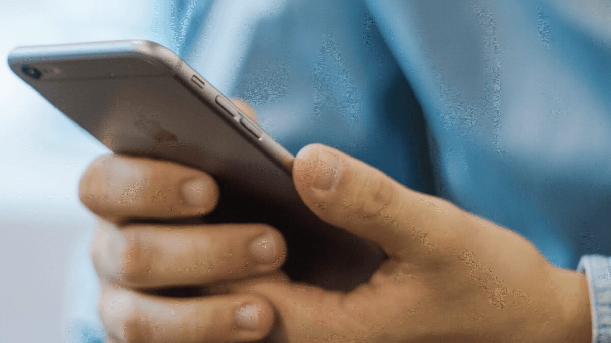 Устранение конкурентов: Apple удаляет из App Store сторонние приложения с функцией экранного времени 2 screen time smartphone
