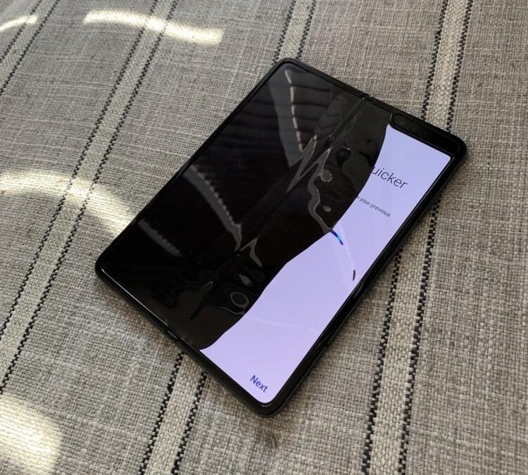 Samsung официально откладывает запуск Galaxy Fold 3