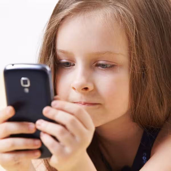 girl with phone 1