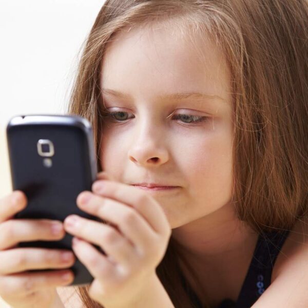 girl with phone 1