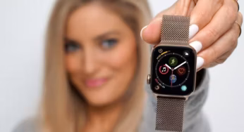 Apple вернула функцию рации в часы Apple Watch