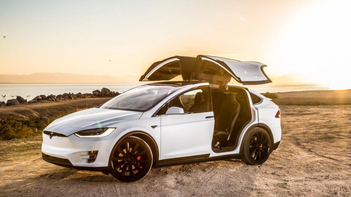 Tesla повышает цены на автомобили 3 wp3028163