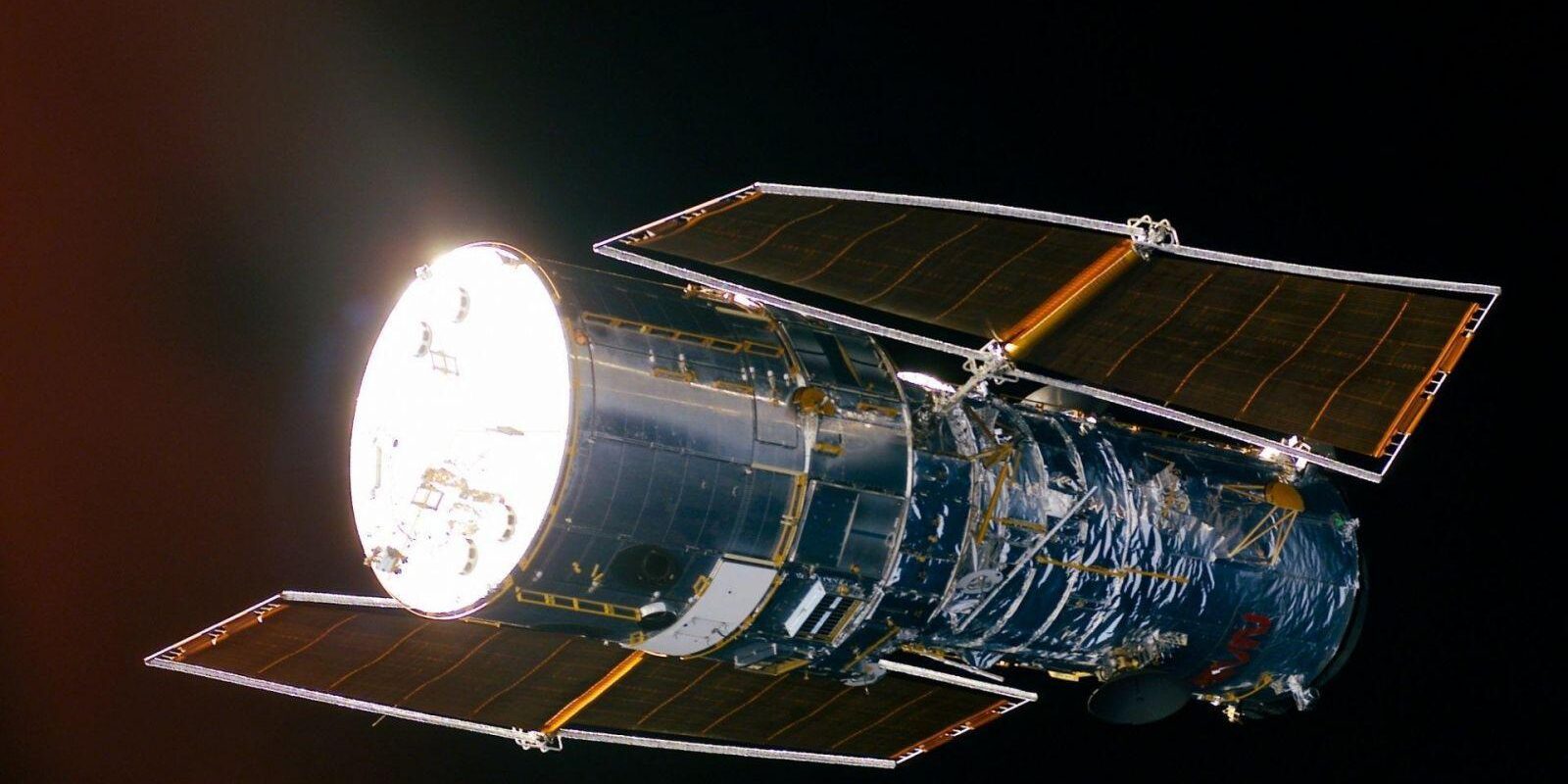 Телескоп "Хаббл" передал снимки "космического зародыша" 2 2000x1325 q95
