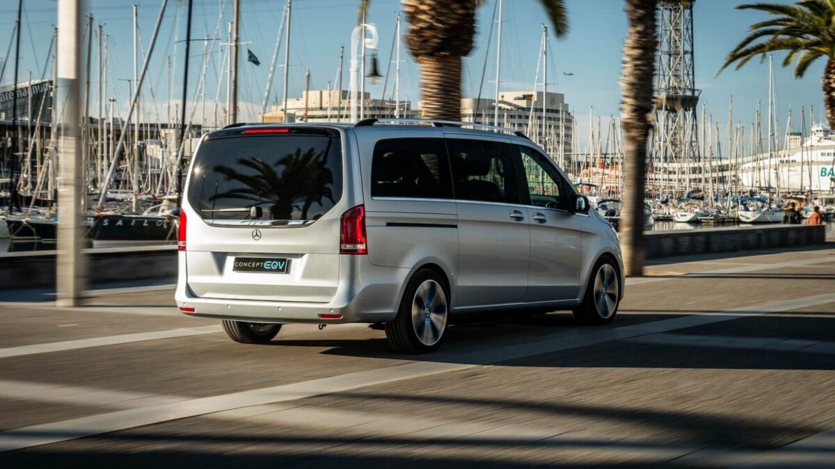 Mercedes-Benz представил минивэн EQV с электрическим двигателем 5 6