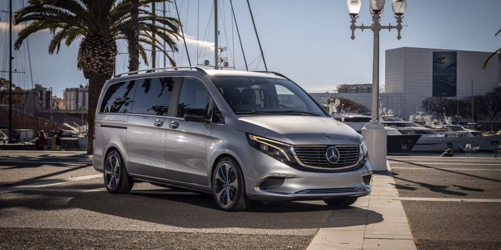 Mercedes-Benz представил минивэн EQV с электрическим двигателем 4 7 1