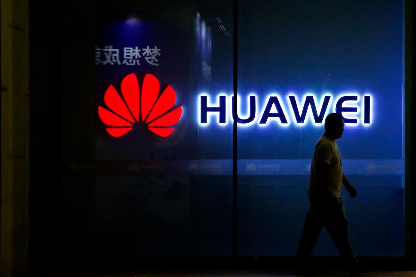 Дональд Трамп запретил чиновникам использовать оборудование Huawei 3 gettyimages 1153554466