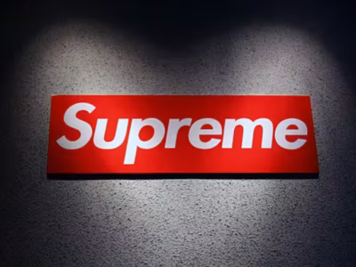 Supreme выпустит телефон с 2,4-дюймовым экраном