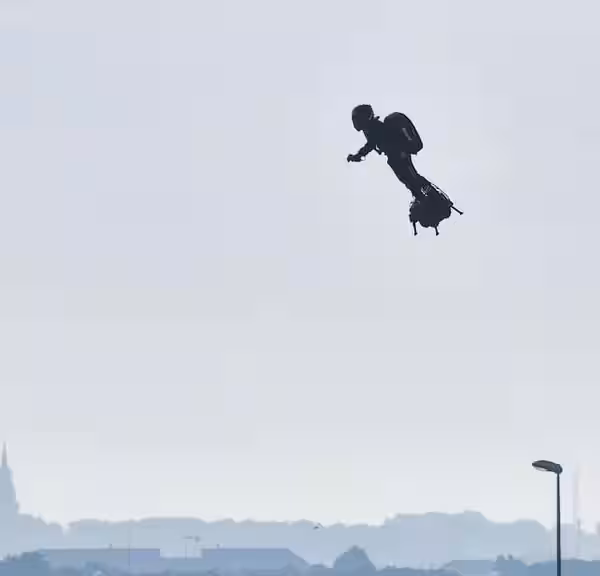 zapata flies again
