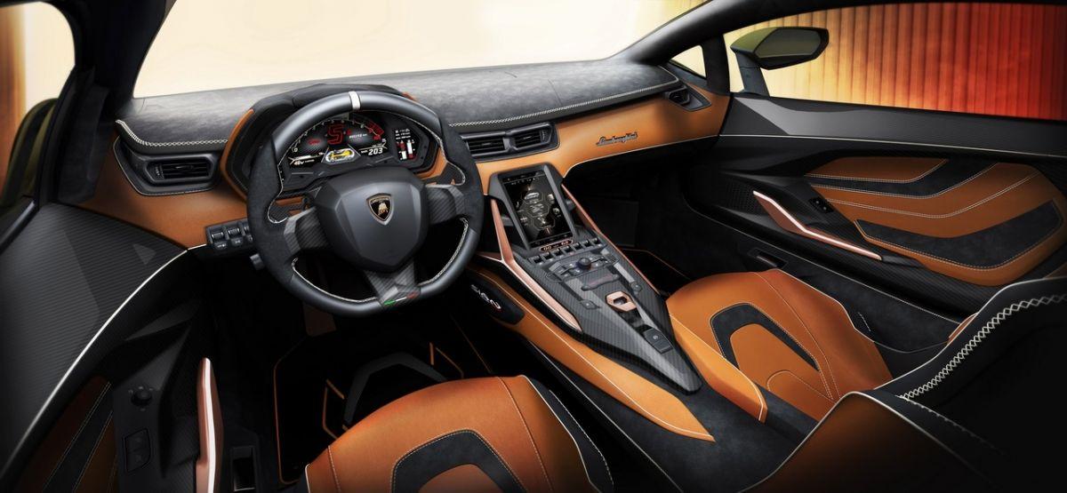 Lamborgini представили гибрид с разгоном 2,8 секунды до 100 км/ч 7 69