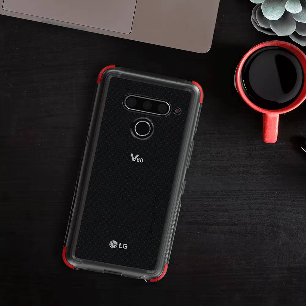 IFA 2019. Компания LG представила смартфон LG G8X ThinQ 2 Задняя панель смартфона LG G8X ThinQ с камерой и датчиком отпечатков пальцев
