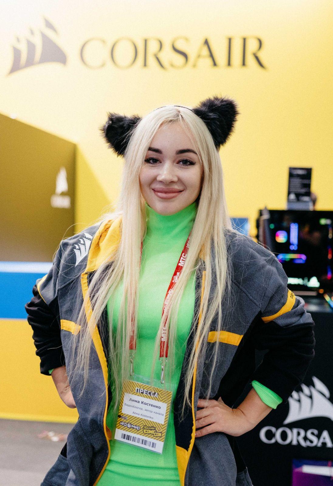 18+. Самые сексуальные девушки ИгроМира и Comic Con Russia 2019. День 2 43 1007505 2000