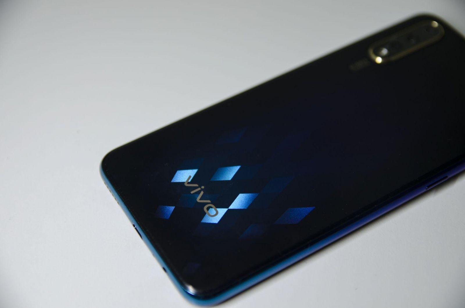 Обзор Vivo V17 Neo — тот самый крепкий середнячок 24 1 4 e1571058797270