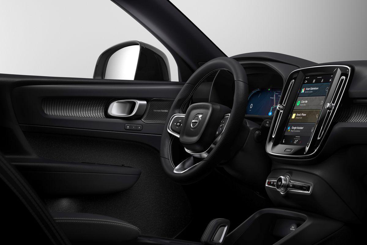Через неделю Volvo представит свой первый внедорожник-электокар с медиацентром на базе Android 3