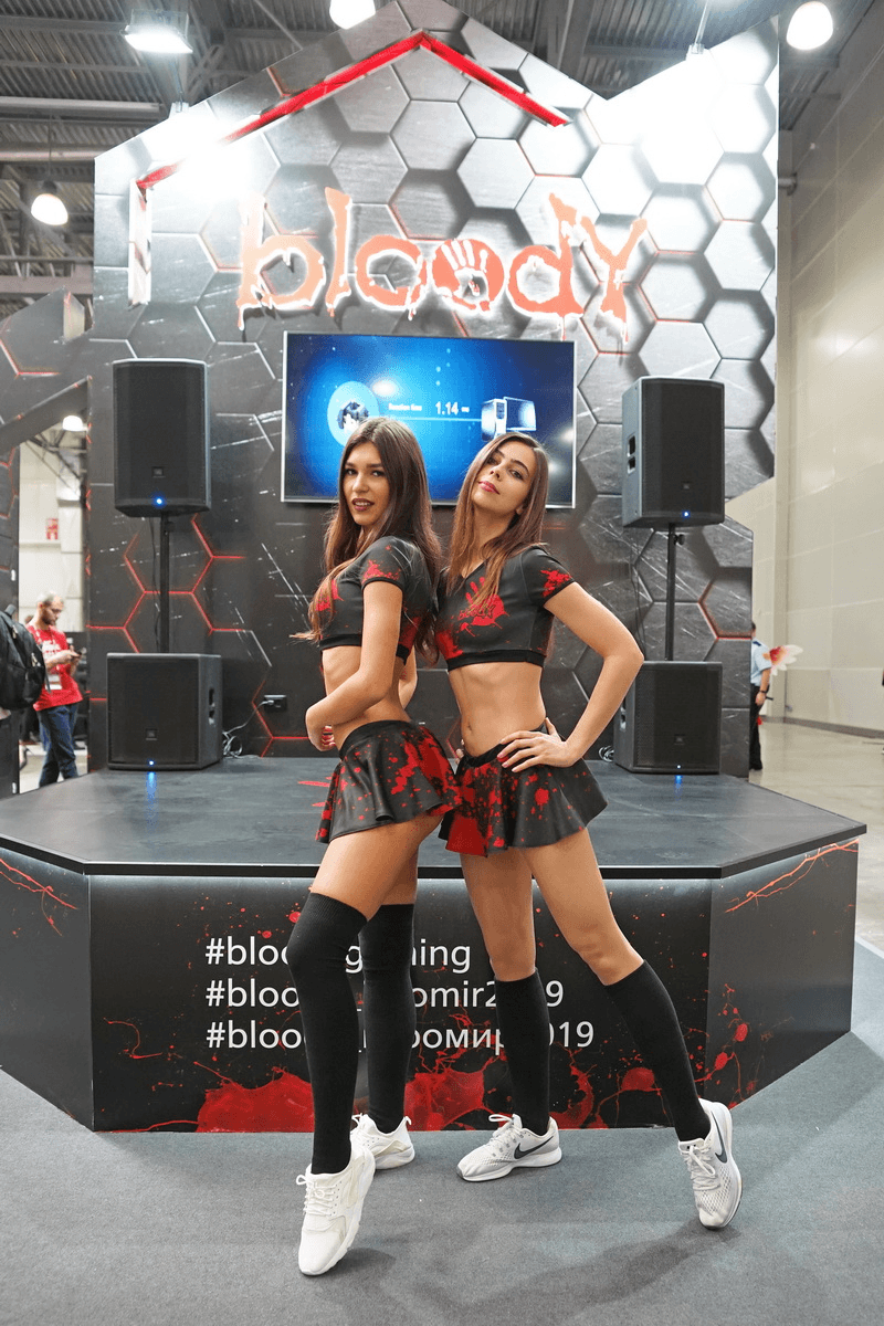 18+. Самые сексуальные девушки ИгроМира и Comic Con Russia 2019. День 2 40 499a77f24ea7ba958de0ae774909c688