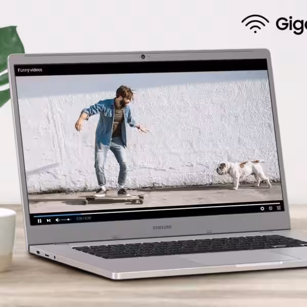 chromebook 4 plus lifestyle img 2