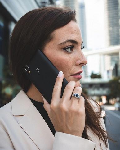В продажу поступил смартфон F(x)tec Pro1 с выдвижной клавиатурой 6 eh