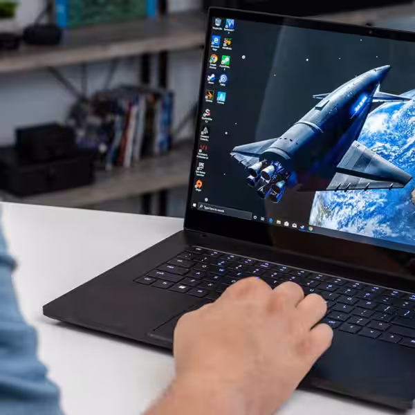 razer blade advanced model feat space