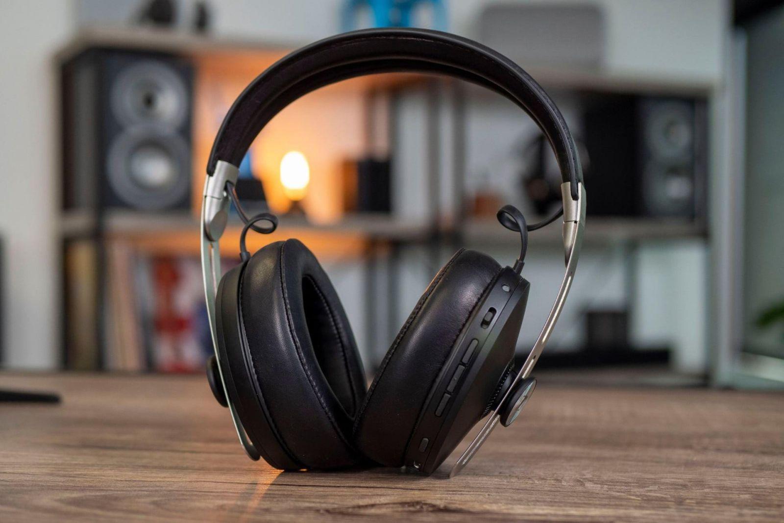 Sennheiser представила саундбар с технологией 3D-звучания и улучшенные наушники 8 sennheiser momentum 3 full headphones header