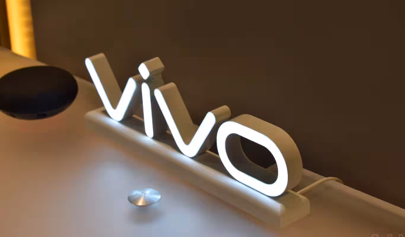 Vivo готовит к выпуску смартфон с аккумулятором на 5000 мАч 2 vivo logo ces 2018 am ah 0123