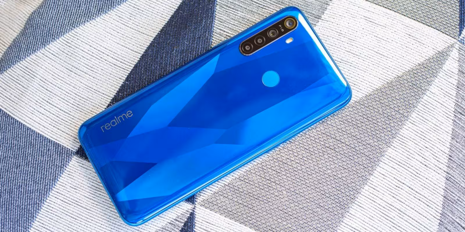 Realme опубликовала официальный тизер смартфона Realme 5s 4 2019 11 15 10 28 22 scaled 1