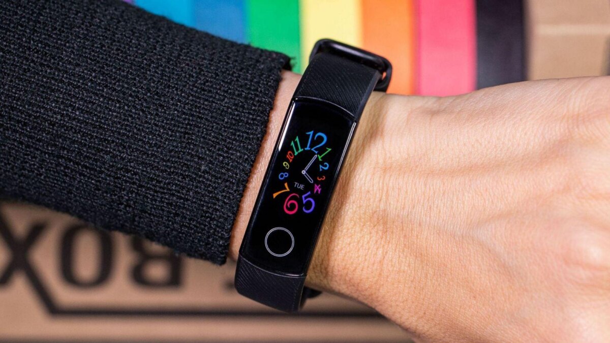 androidpit honor band 5 front scaled 1
