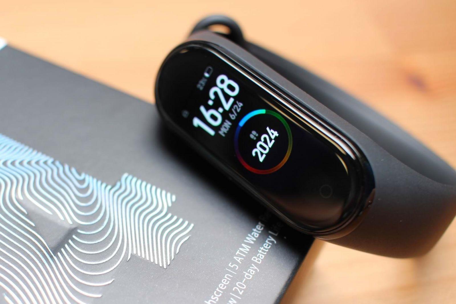 Официально. Xiaomi Mi Band 5 покажут 11 июня 4 xiaomi mi band 4 russia