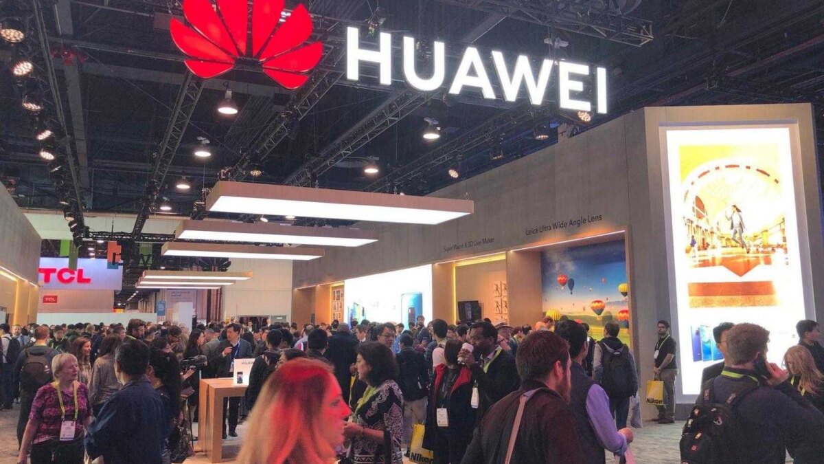Huawei открыла магазин с роботизированным персоналом 3 bs2zf7nqpbenvpqffyjfdxmzxq