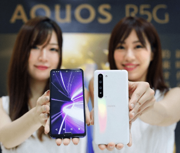 Компания Sharp представила флагман Sharp Aquos R5G 5 Флагман Sharp Aquos R5G с двумя челками и экраном 120 Гц представлен официально