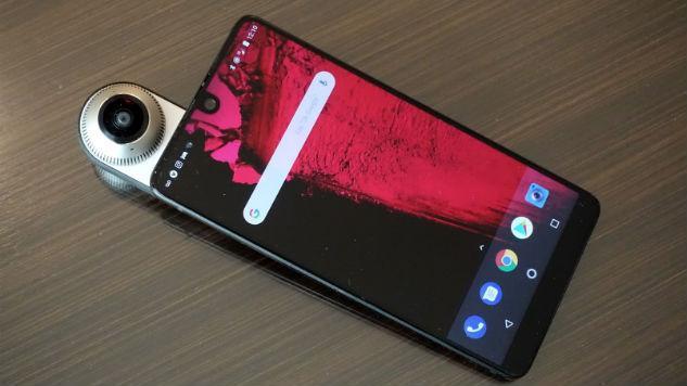 Создатель Android закрывает компанию Essential Phone 9 essential phone review main