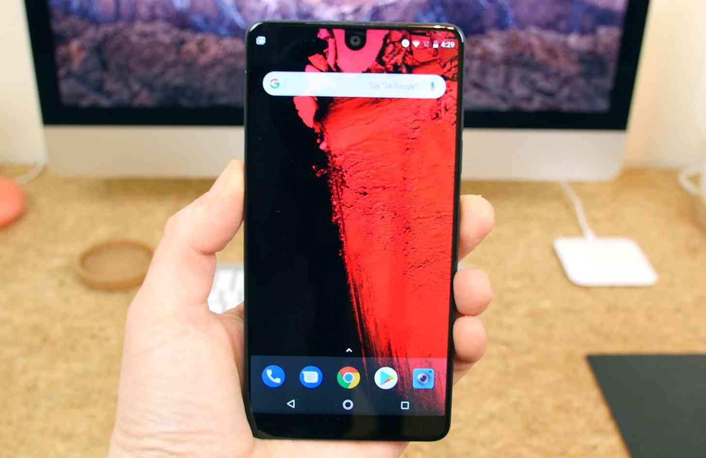 Создатель Android закрывает компанию Essential Phone 6 essential phone