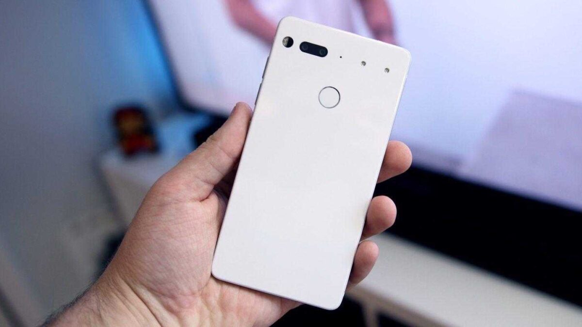 essential phone white 01