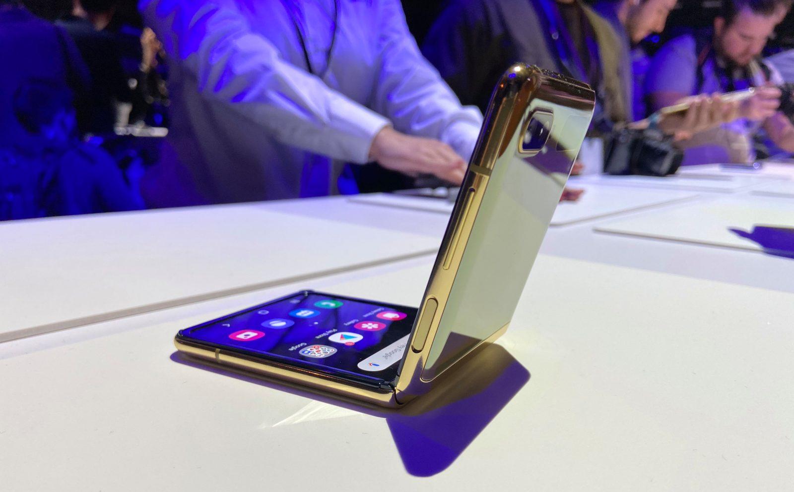 Samsung продает ограниченное количество Z Flip перед официальным запуском 5 galaxy z flip
