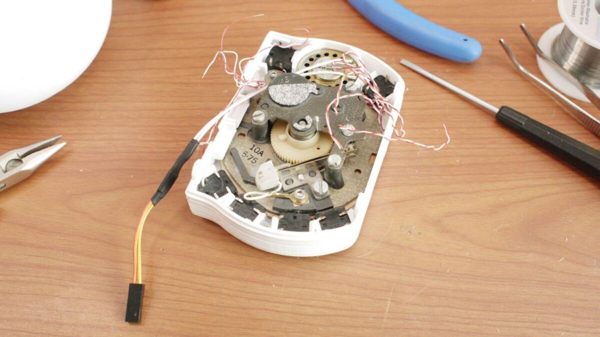 Инженер изготовил свой смартфон c барабанным диском и антенной 5 rotarycellphone v1 scaled