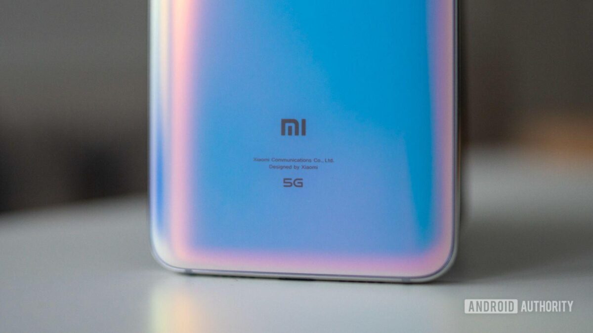 xiaomi mi 9 pro 5g logo closeup