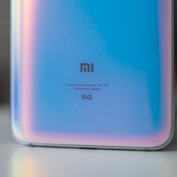 xiaomi mi 9 pro 5g logo closeup