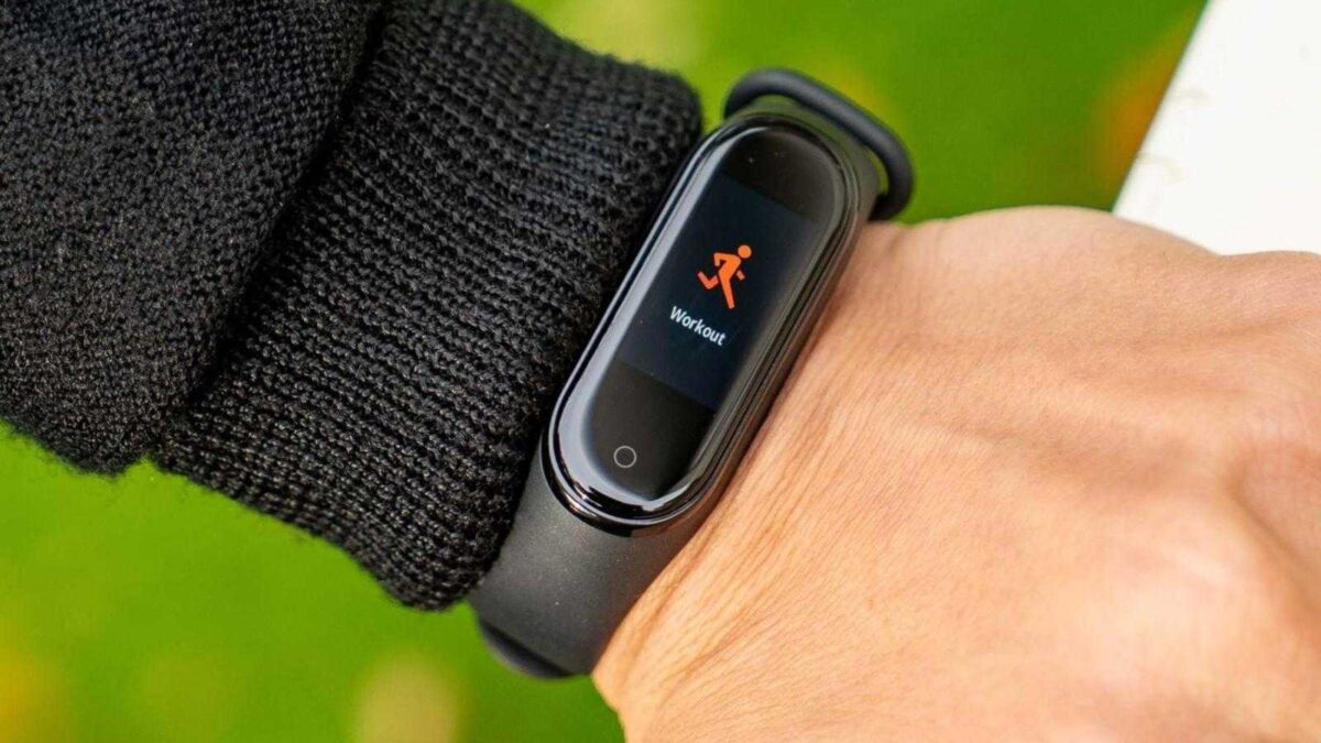 Xiaomi запустит бесконтактную оплату через Mi Band в России 2 xiaomi mi band 4 braslet besplatno 5
