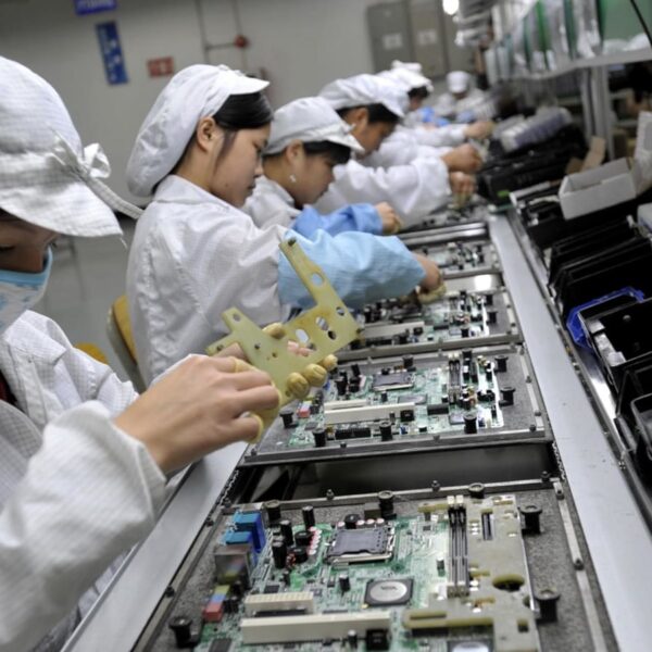 104859991 foxconn factory