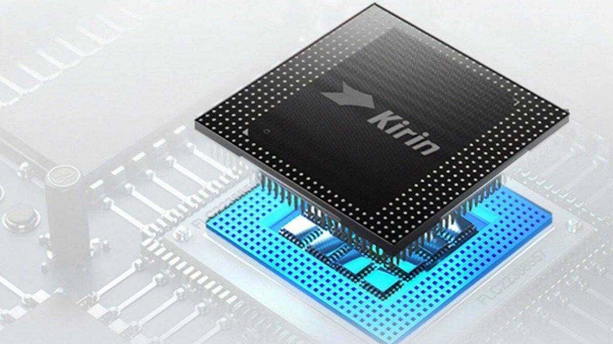 Чип Kirin 710A на плате смартфона под микроскопом