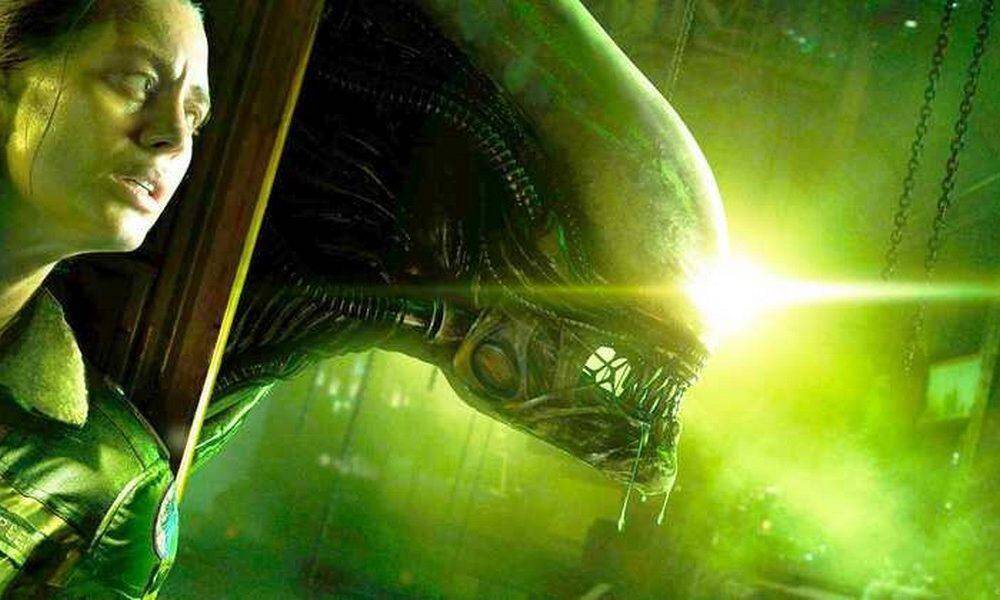 Экран мобильного устройства с изображением инопланетного существа из игры Alien Blackout