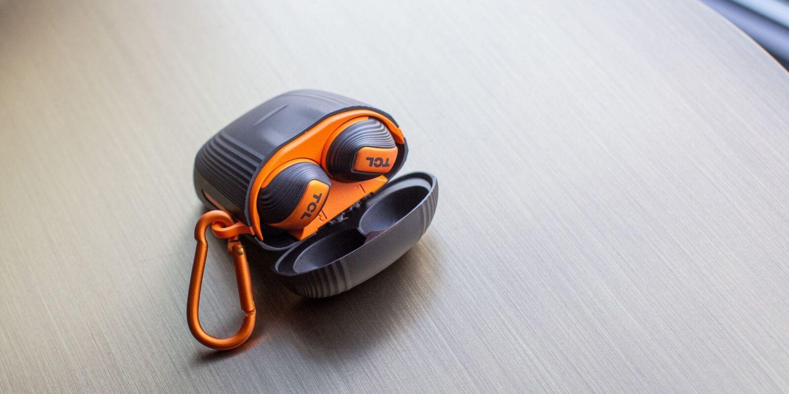 TCL представила две модели беспроводных наушников — TCL ACTV500TWS и TCL SOCL500TWS 3 androidpit tcl headphones 08 scaled 1